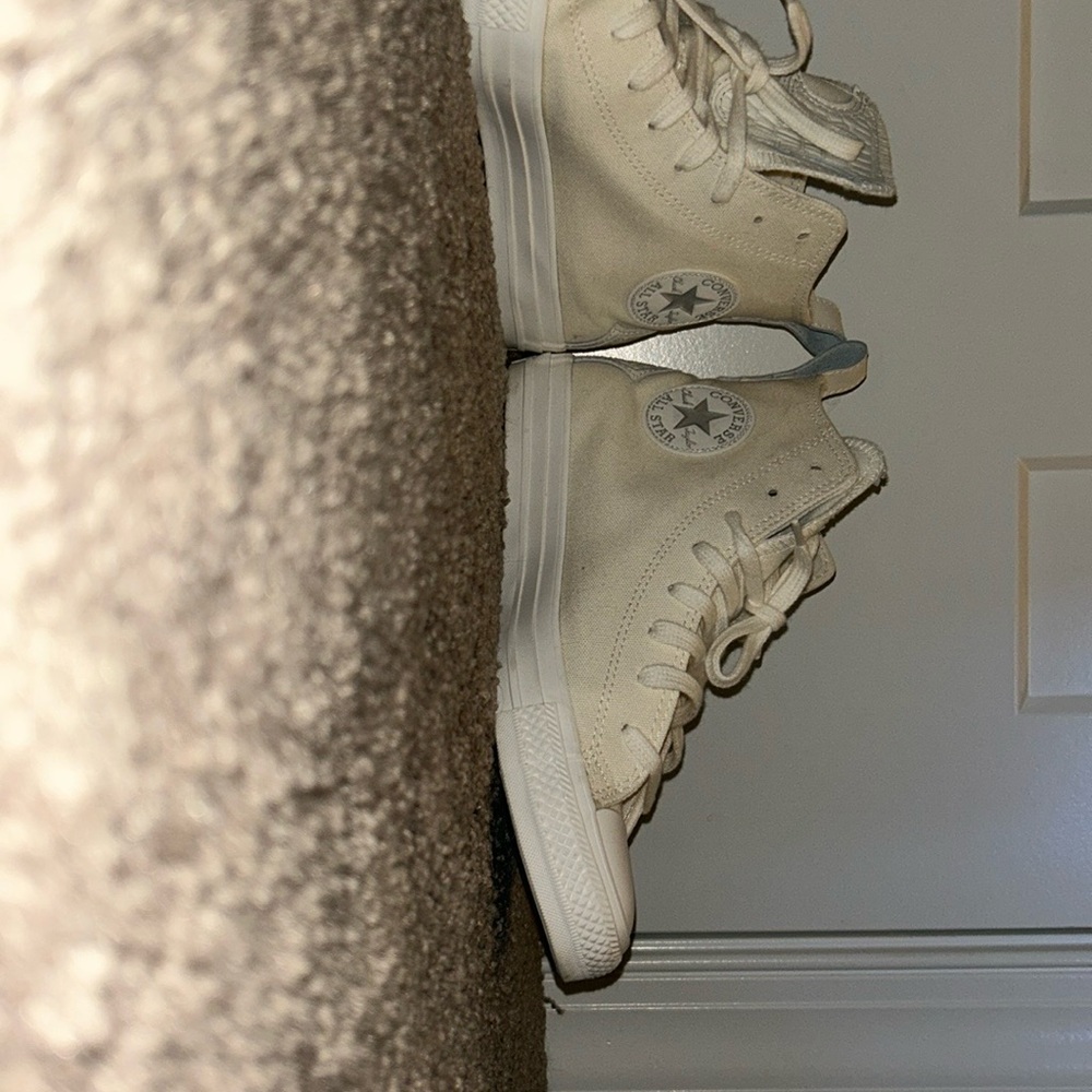 Converse Cream Sneakers Classic Style